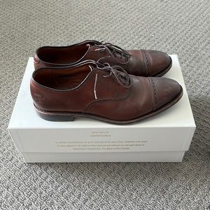 Used Allen Edmond dress shoes. Size 8.5